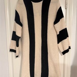4SI3NNA Black and Cream Striped Turtleneck Sweater